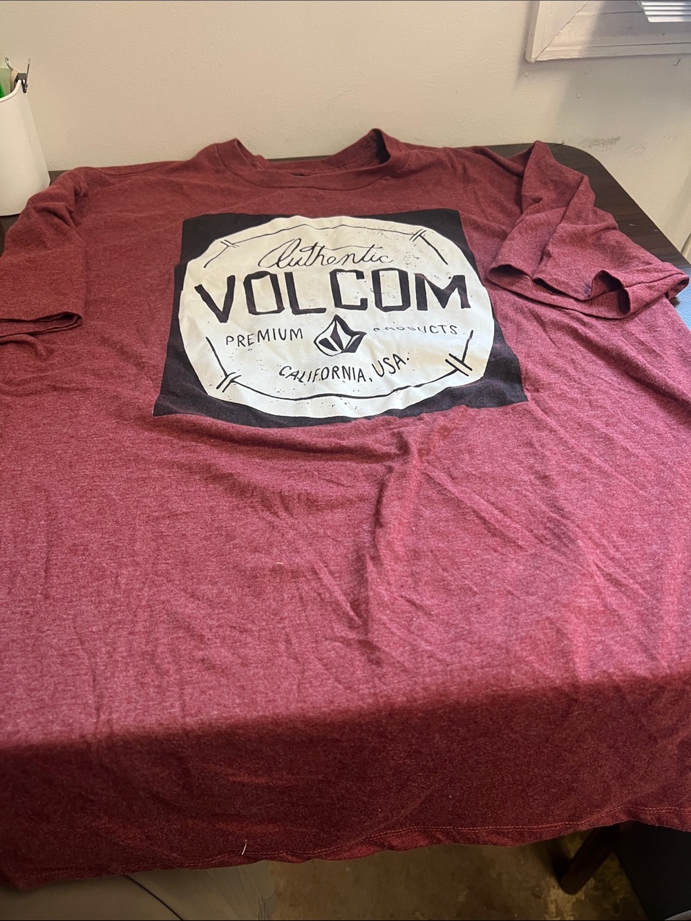 Volcom Men's Maroon Graphic Short Sleeve Tee
